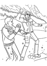 Кен c другом играют в снежки